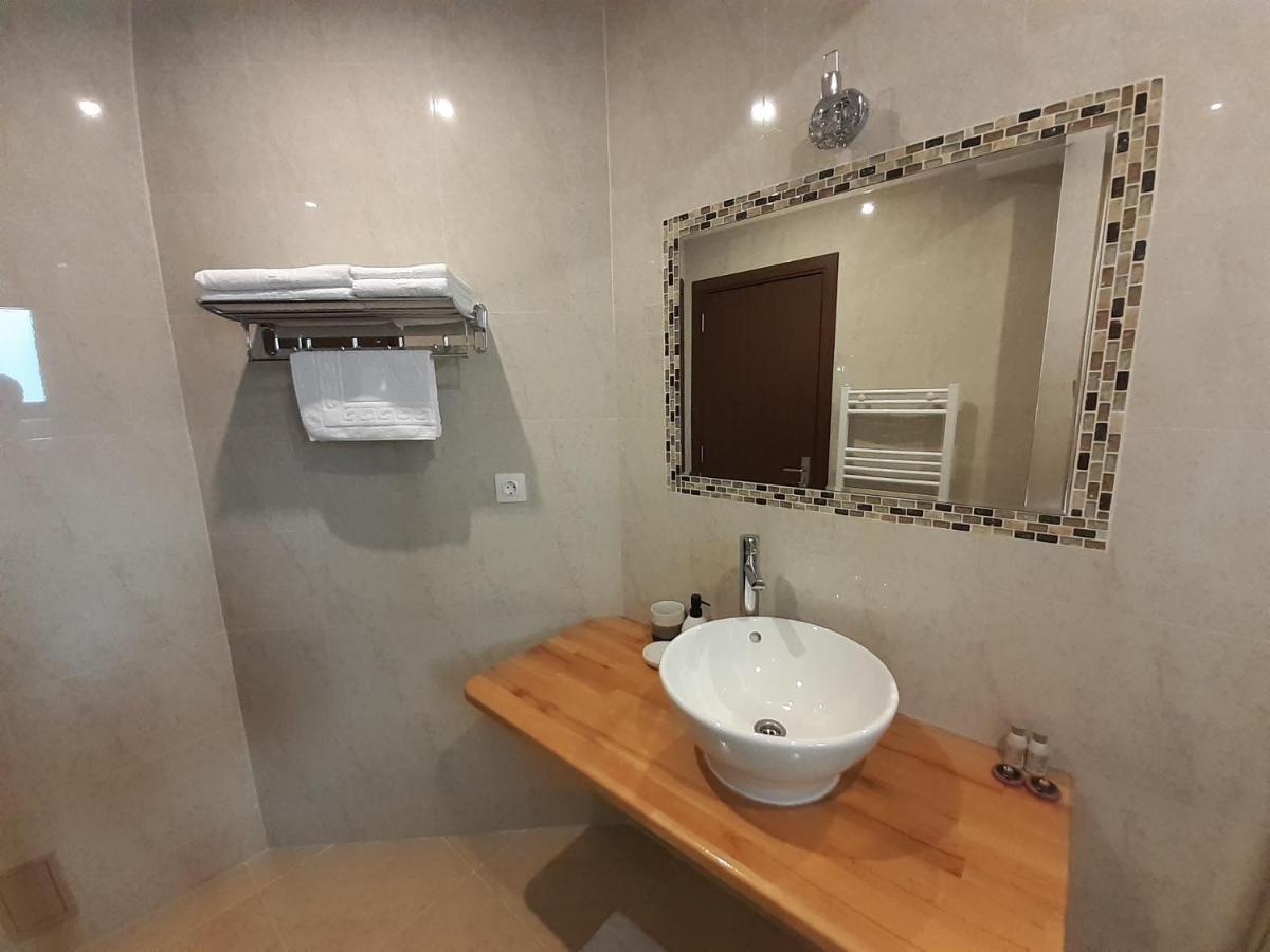 Lanobila Otel Sinaia Dış mekan fotoğraf